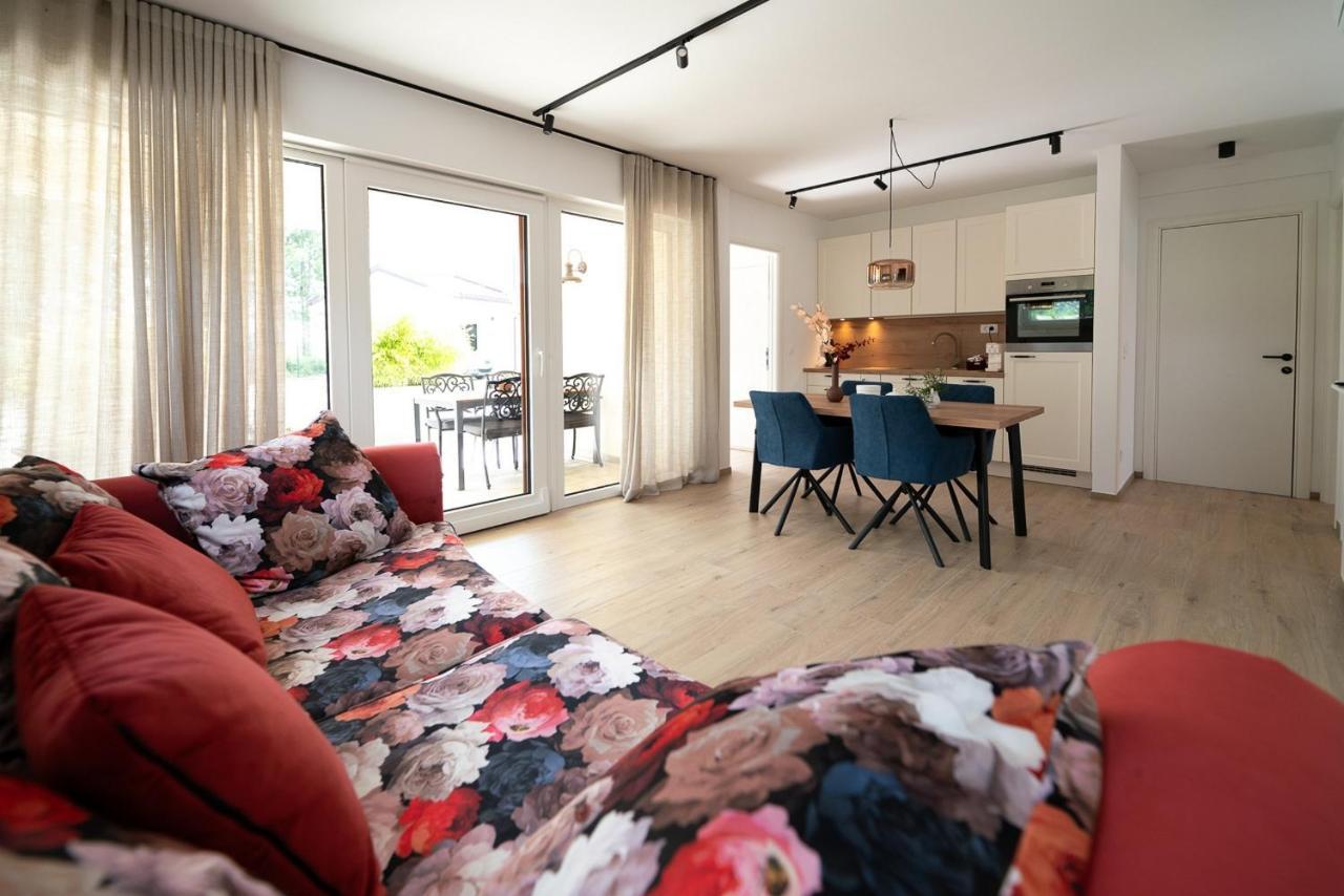Apartments Kras 24 With Pool Sežana Exteriör bild