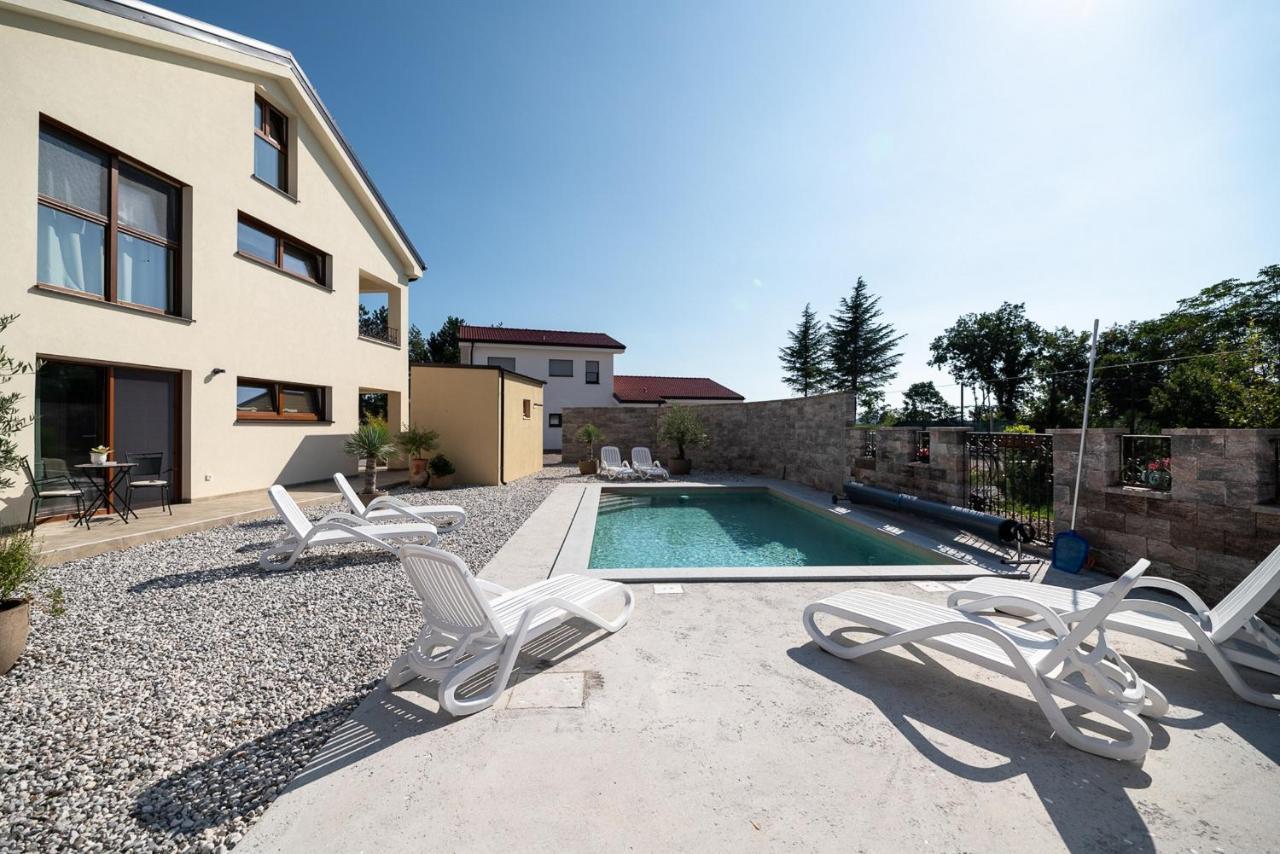 Apartments Kras 24 With Pool Sežana Exteriör bild