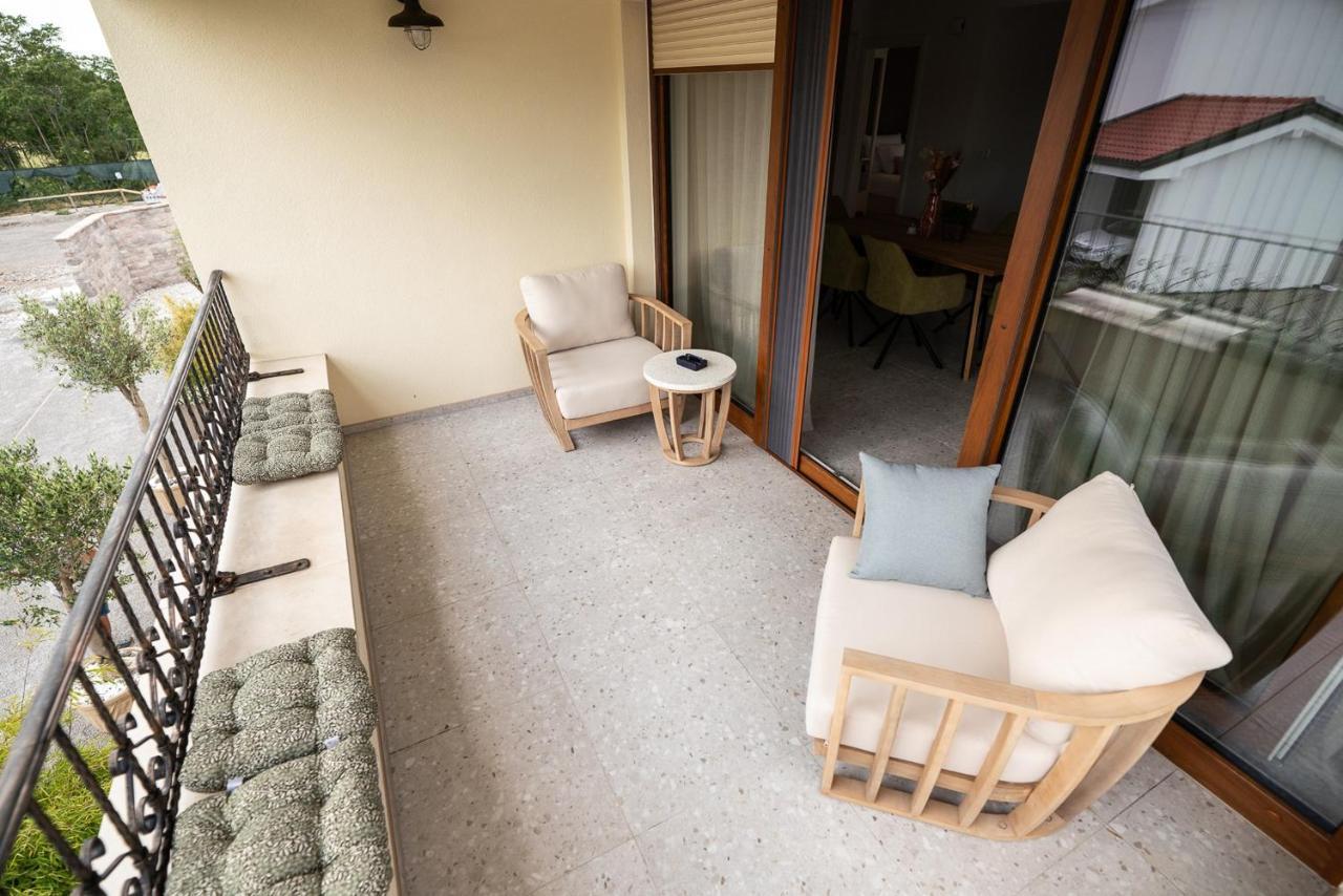 Apartments Kras 24 With Pool Sežana Exteriör bild